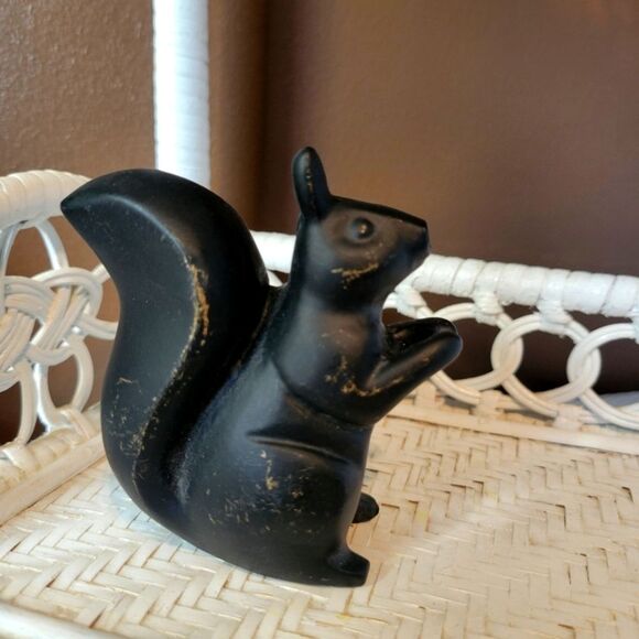 Vintage Wonderstone Squirrel Figurine 🐿️ - Picture 2 of 5